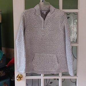 Just Be pull over top Faux fur size medium